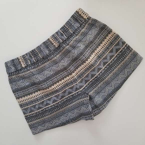 J. Crew Factory Patterned Gray and Tan Women Shorts - Picture 3 of 3